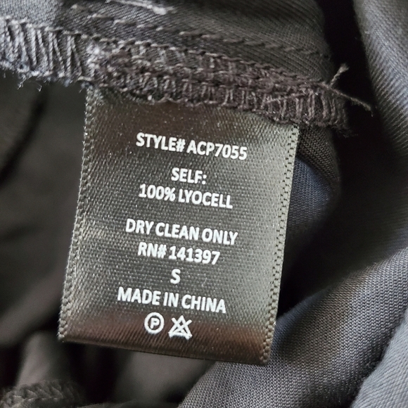 NEW ASTR The Label Kris Halter Jumpsuit Black Sleeveless - Picture 6 of 6